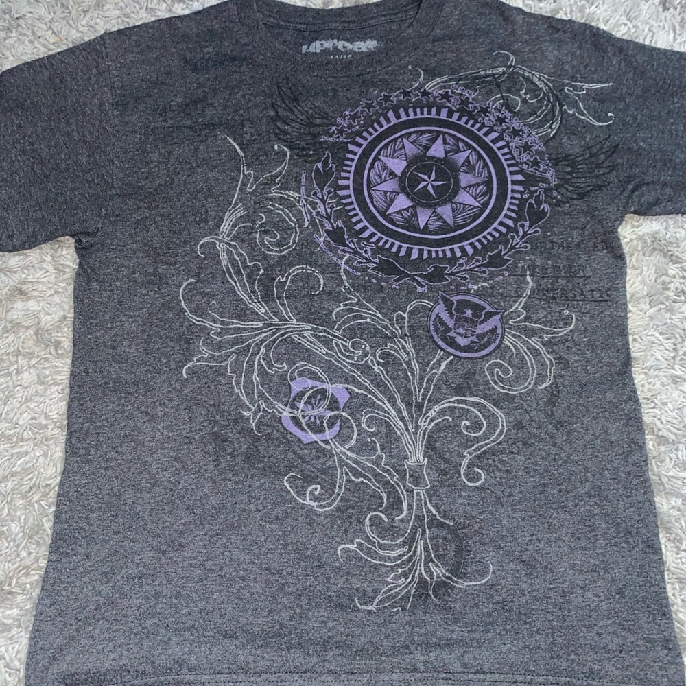 2000s style Uproar t shirt